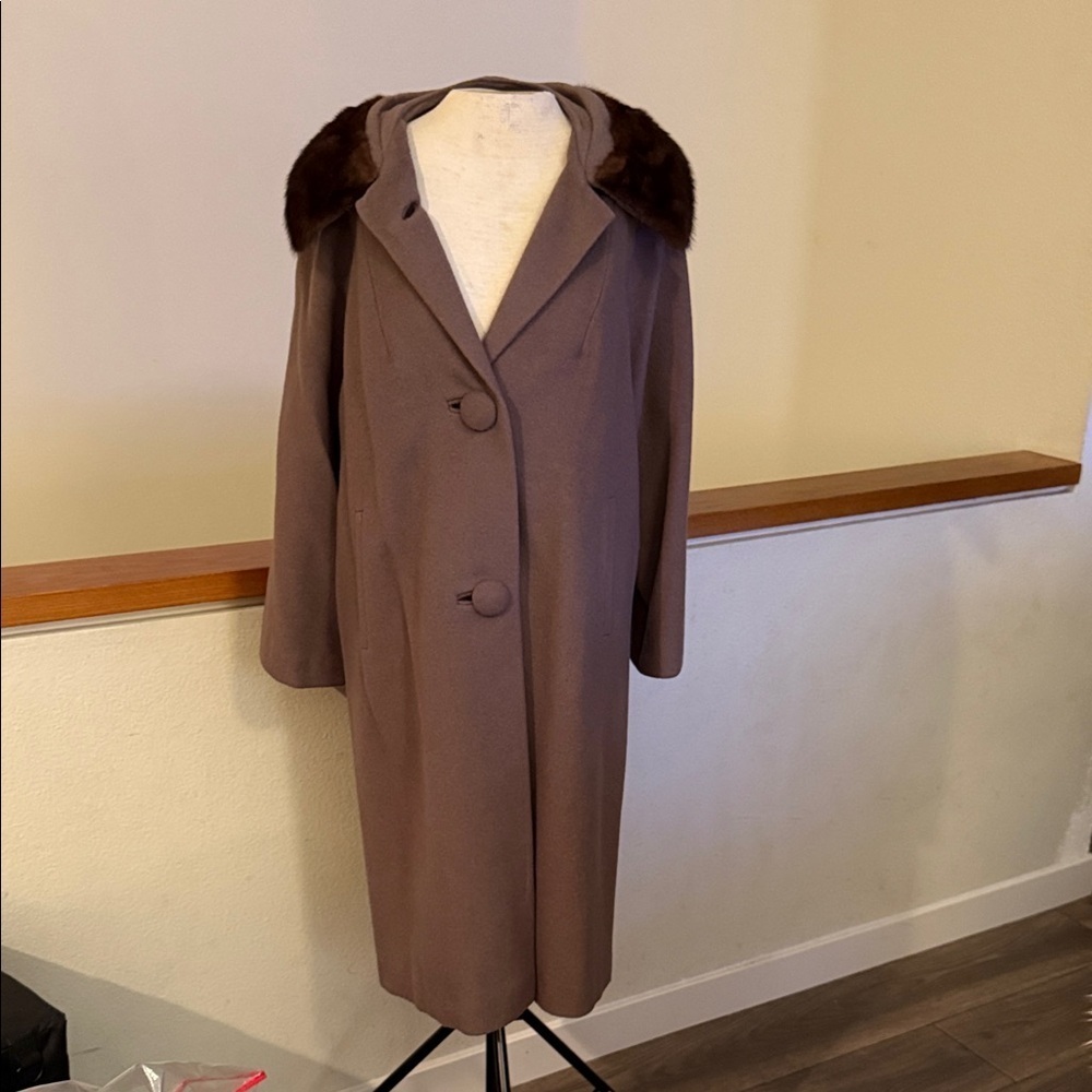 Vintage Brown Women's long Coat with mink Fur Collar